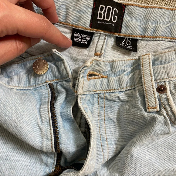 ✨3/$20 Urban Outfitters BDG Girlfriend High Rise Jean Shorts - Picture 7 of 8